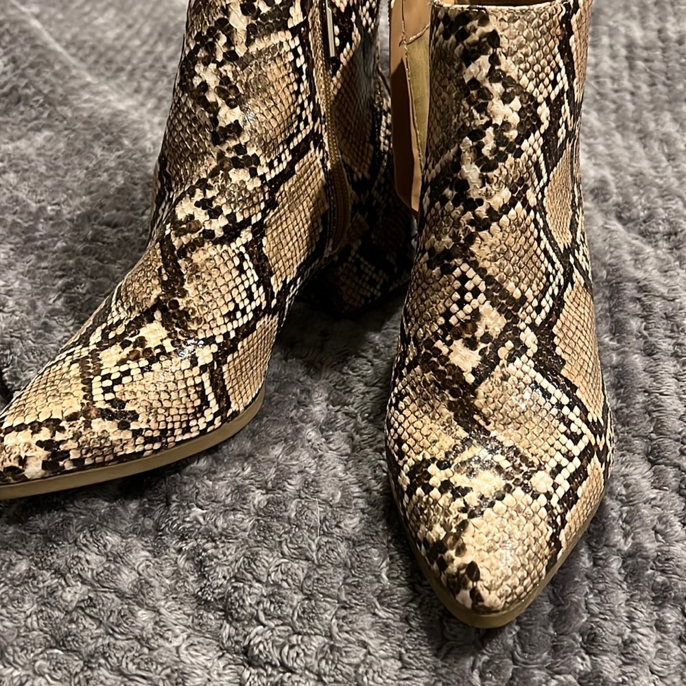 Womens snake skin boots
